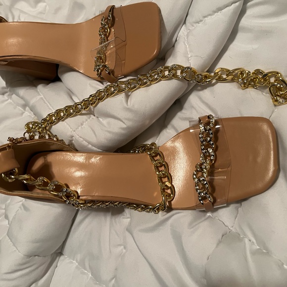 Beautiful block heels - Picture 3 of 5